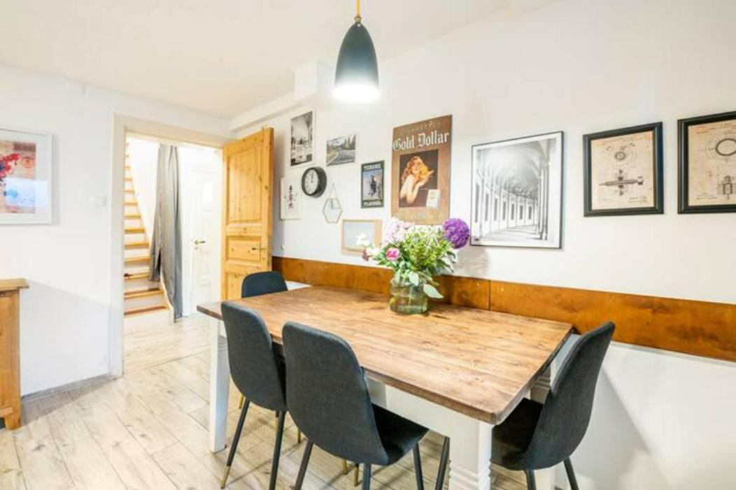 Grosszuegige 185m2-altbauwohnung In Bestlage 7zimmer-2baeder-2kuechen-2wcs Apartment Hamburg