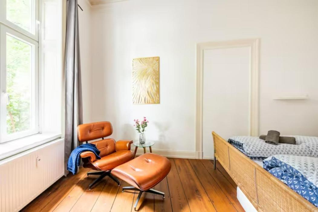 Grosszuegige 185m2-altbauwohnung In Bestlage 7zimmer-2baeder-2kuechen-2wcs Hamburg