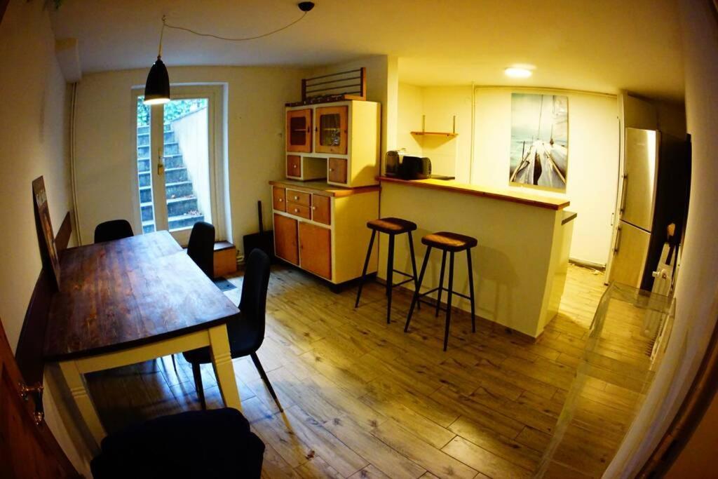 Апартаменты Grosszuegige 185m2-altbauwohnung In Bestlage 7zimmer-2baeder-2kuechen-2wcs Гамбург
