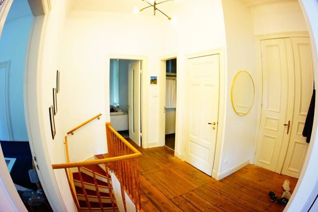 Grosszuegige 185m2-altbauwohnung In Bestlage 7zimmer-2baeder-2kuechen-2wcs Appartamento Amburgo