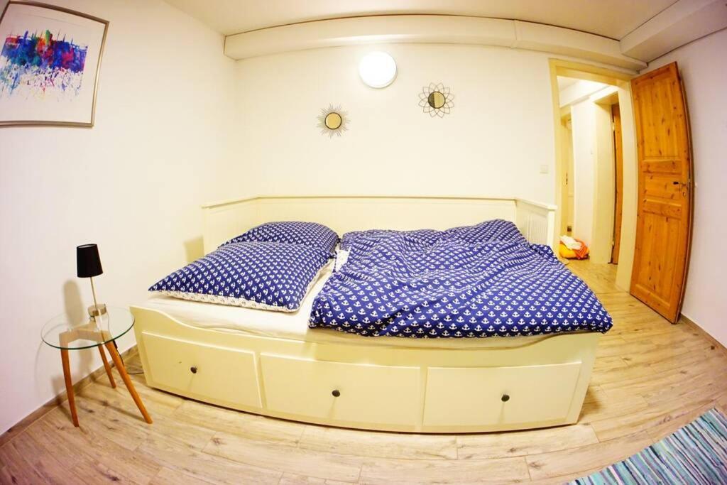 Appartamento Grosszuegige 185m2-altbauwohnung In Bestlage 7zimmer-2baeder-2kuechen-2wcs *