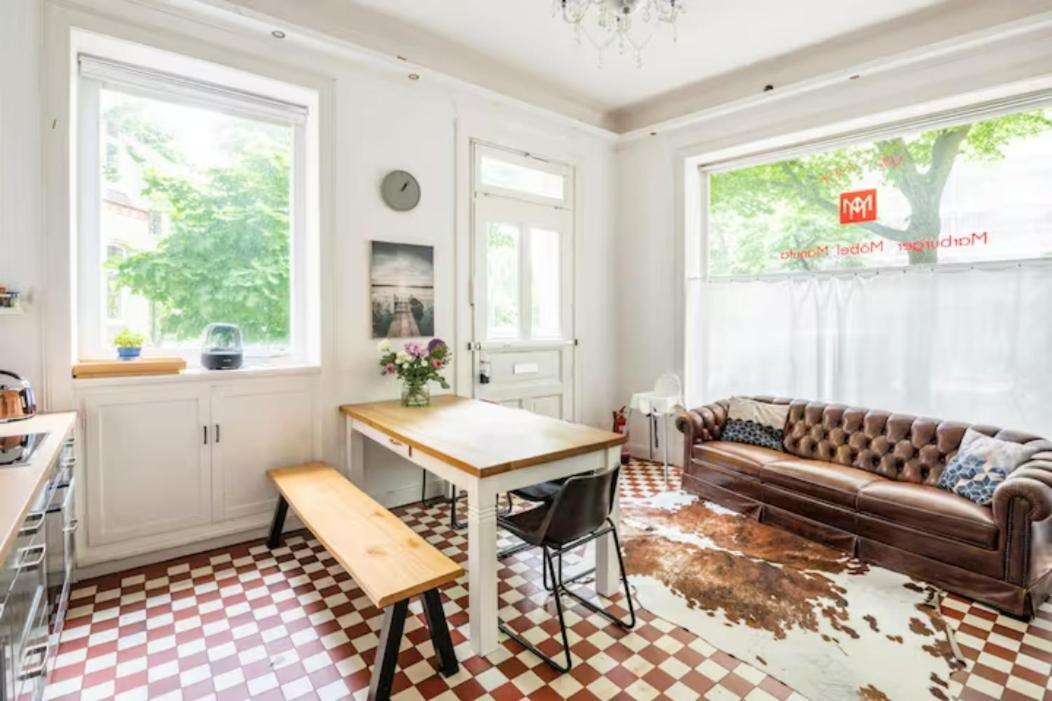 Grosszuegige 185m2-altbauwohnung In Bestlage 7zimmer-2baeder-2kuechen-2wcs Amburgo