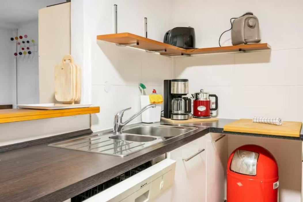 Appartamento Grosszuegige 185m2-altbauwohnung In Bestlage 7zimmer-2baeder-2kuechen-2wcs *