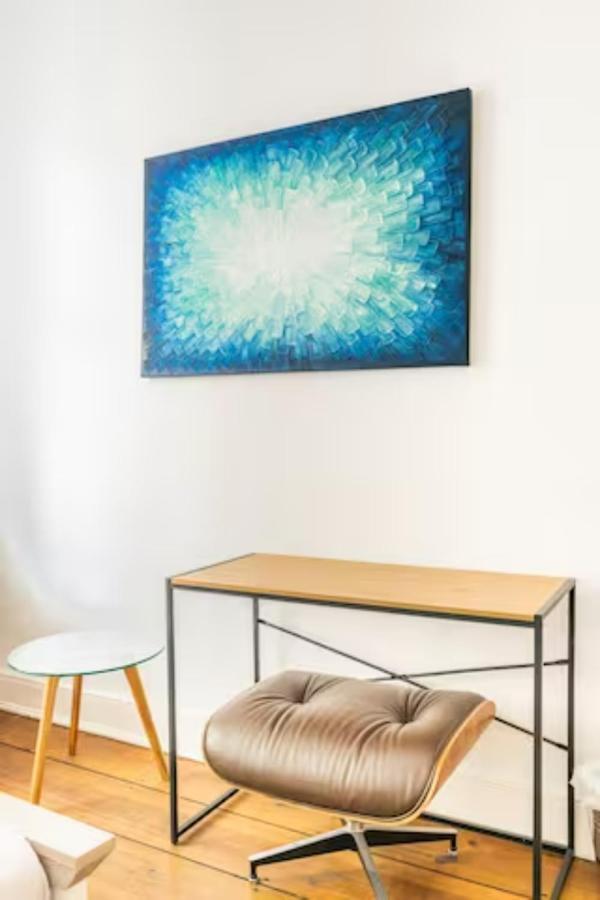 Grosszuegige 185m2-altbauwohnung In Bestlage 7zimmer-2baeder-2kuechen-2wcs * Гамбург
