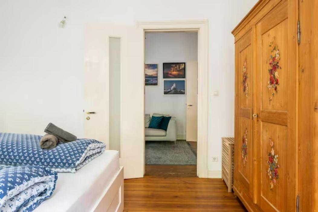 Апартаменты Grosszuegige 185m2-altbauwohnung In Bestlage 7zimmer-2baeder-2kuechen-2wcs Гамбург