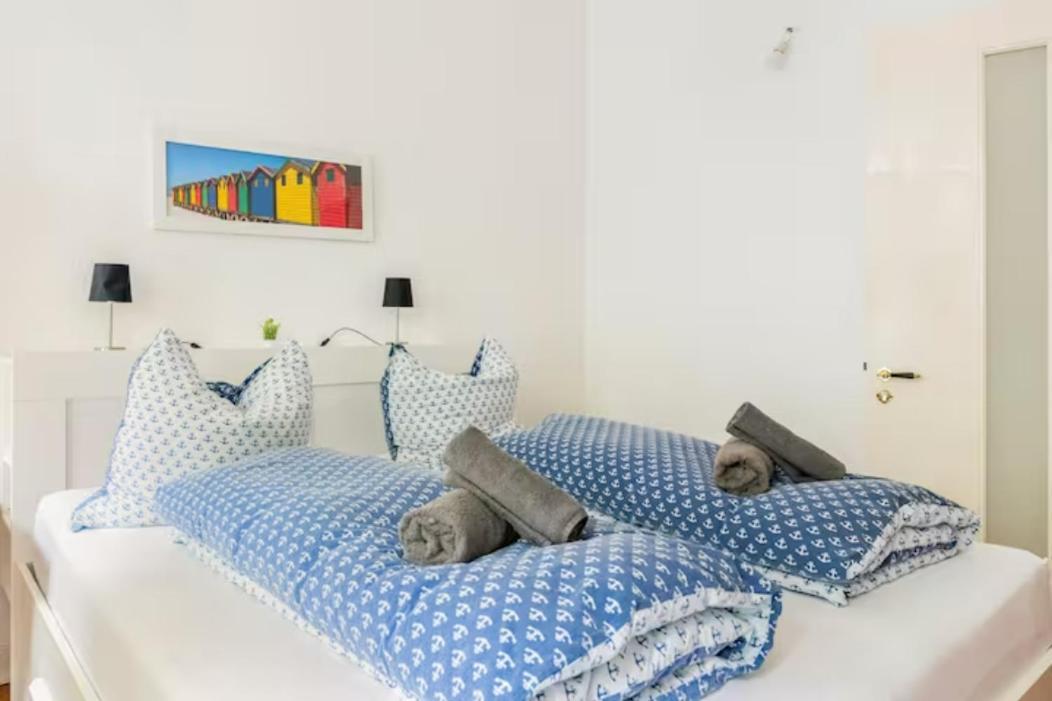 Grosszuegige 185m2-altbauwohnung In Bestlage 7zimmer-2baeder-2kuechen-2wcs Апартаменты