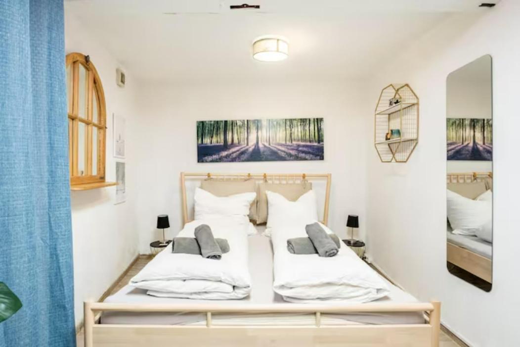 Grosszuegige 185m2-altbauwohnung In Bestlage 7zimmer-2baeder-2kuechen-2wcs Hamburg