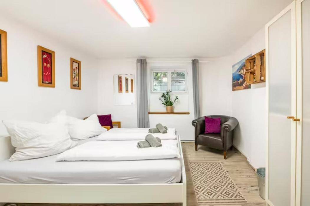 Grosszuegige 185m2-altbauwohnung In Bestlage 7zimmer-2baeder-2kuechen-2wcs Amburgo